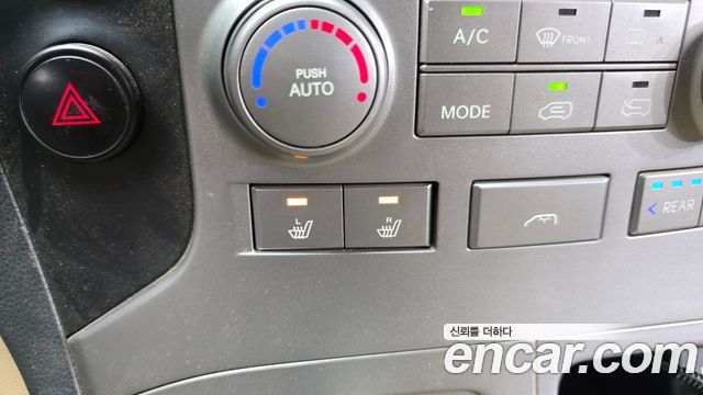 Hyundai Starex 2012 — photo 16