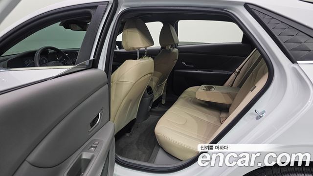 Hyundai AVANTE 2026 — photo 18