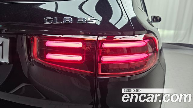 Mercedes-Benz GLB-Class 2026 — photo 9