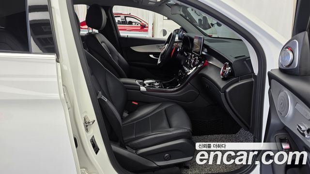Mercedes-Benz GLC-Class 2018 — photo 17