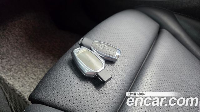 Mercedes-Benz GLC-Class 2018 — photo 28