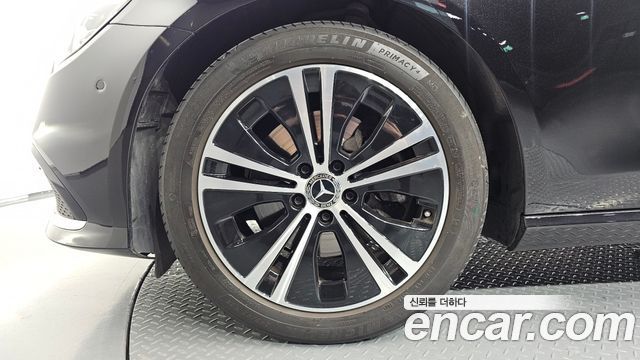 Mercedes-Benz E-Class 2022 — photo 5