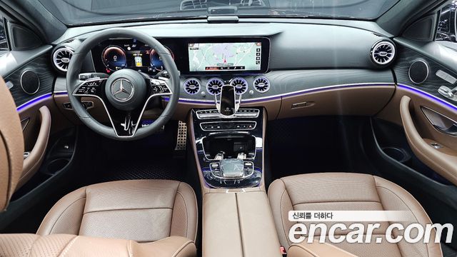 Mercedes-Benz E-Class 2022 — photo 10
