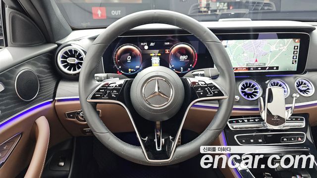 Mercedes-Benz E-Class 2022 — photo 19