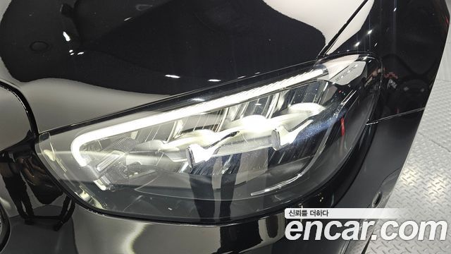 Mercedes-Benz E-Class 2022 — photo 8