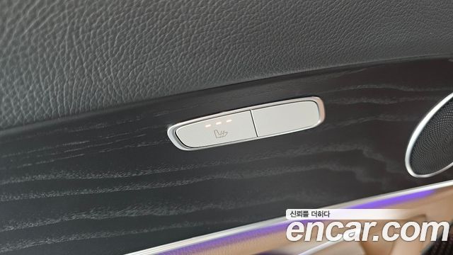 Mercedes-Benz E-Class 2022 — photo 30