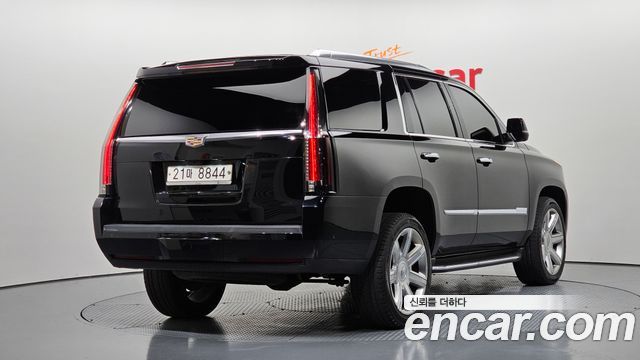 Cadillac Escalade 2017 — photo 2