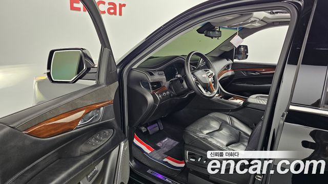 Cadillac Escalade 2017 — photo 10