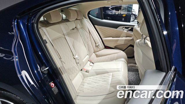Genesis G70 2019 — photo 17