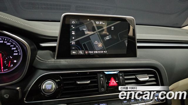 Genesis G70 2019 — photo 26