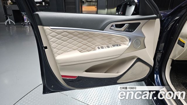 Genesis G70 2019 — photo 14
