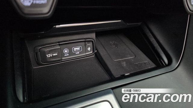 Genesis G70 2019 — photo 28
