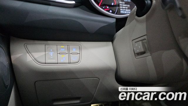 Genesis G70 2019 — photo 30