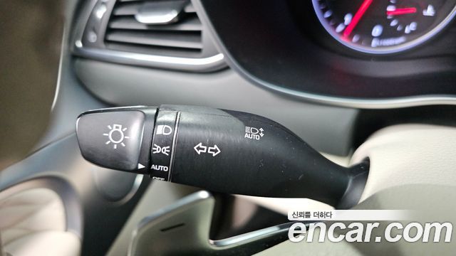Genesis G70 2019 — photo 35