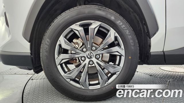 Toyota RAV4 2024 — photo 5