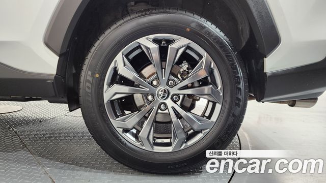 Toyota RAV4 2024 — photo 7