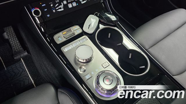 Genesis GV70 2025 — photo 12