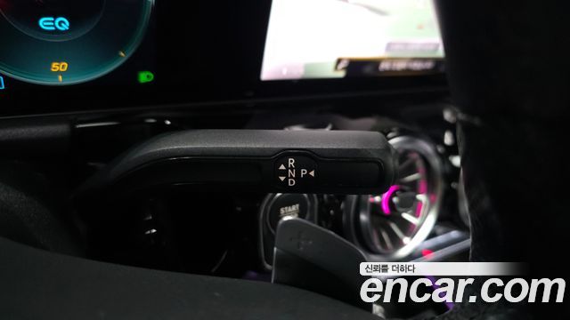 Mercedes-Benz EQA 2022 — photo 12