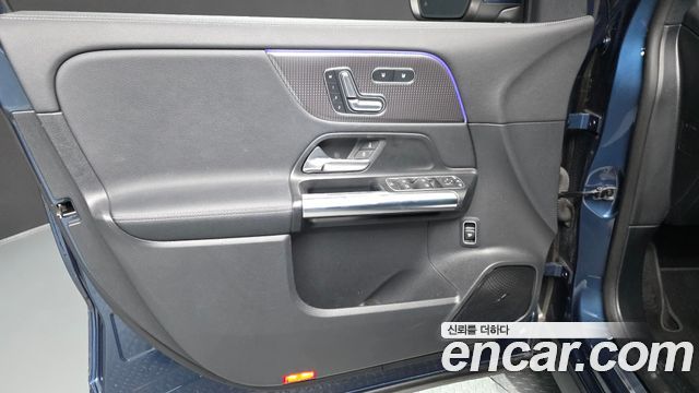 Mercedes-Benz EQA 2022 — photo 14