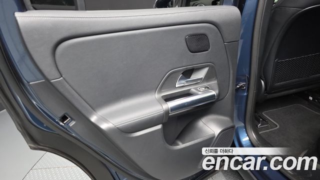 Mercedes-Benz EQA 2022 — photo 15