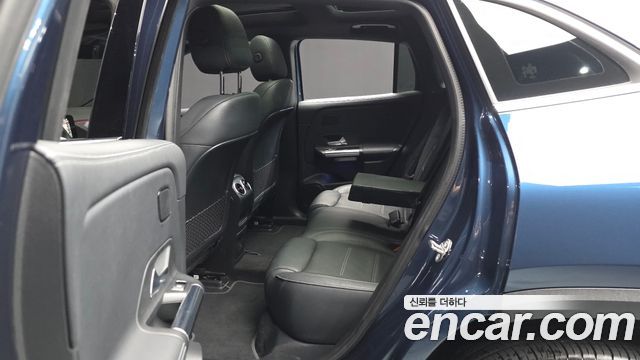 Mercedes-Benz EQA 2022 — photo 16