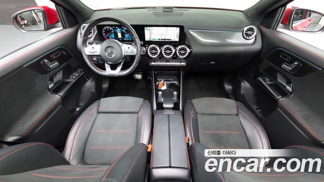 Mercedes-Benz GLA-Class 2022 — photo 10