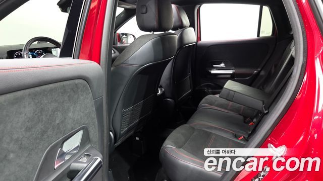 Mercedes-Benz GLA-Class 2022 — photo 17