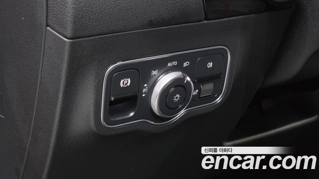 Mercedes-Benz GLA-Class 2022 — photo 21