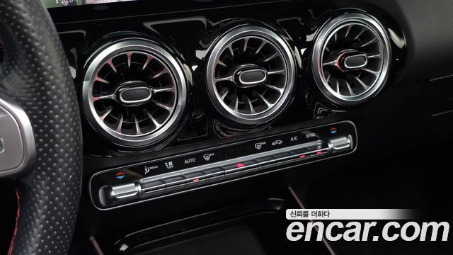 Mercedes-Benz GLA-Class 2022 — photo 24
