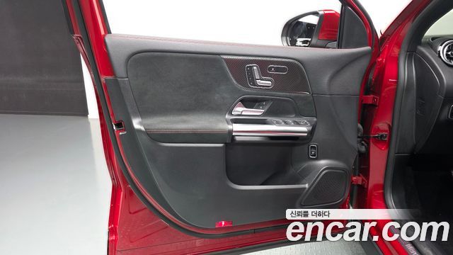 Mercedes-Benz GLA-Class 2022 — photo 14