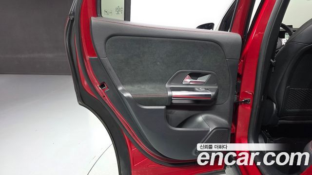 Mercedes-Benz GLA-Class 2022 — photo 15