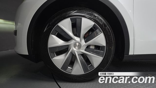 Tesla Model Y 2023 — photo 5