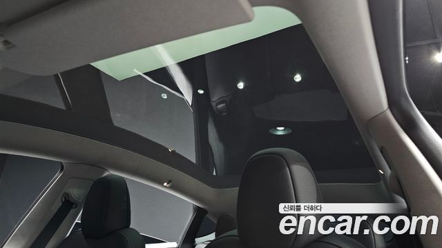 Tesla Model Y 2023 — photo 21