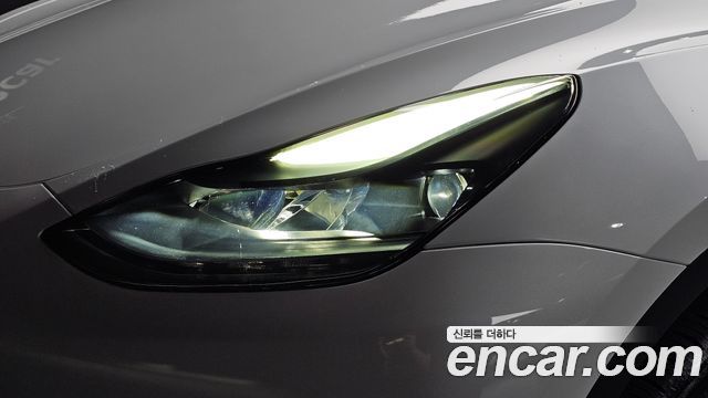 Tesla Model Y 2023 — photo 8