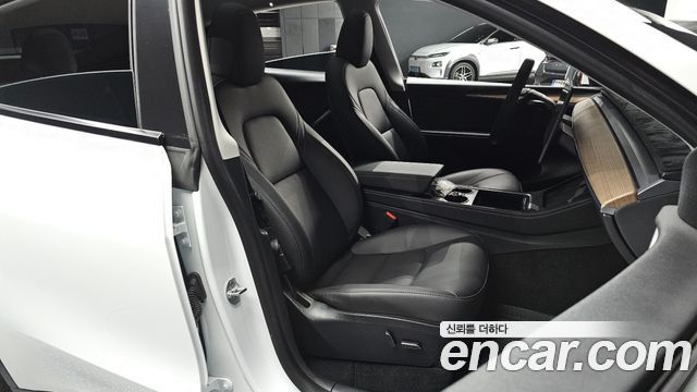 Tesla Model Y 2023 — photo 16
