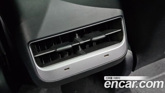 Tesla Model Y 2023 — photo 32