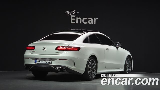 Mercedes-Benz E-Class 2022 — photo 2