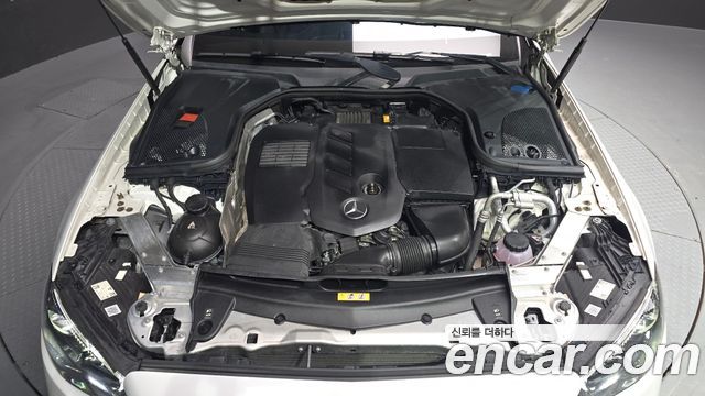 Mercedes-Benz E-Class 2022 — photo 6