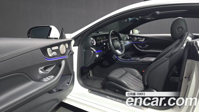 Mercedes-Benz E-Class 2022 — photo 13
