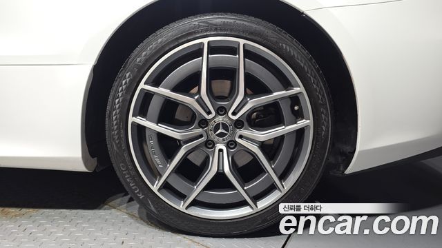 Mercedes-Benz E-Class 2022 — photo 7