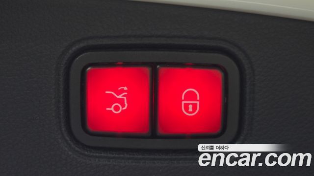 Mercedes-Benz E-Class 2022 — photo 31