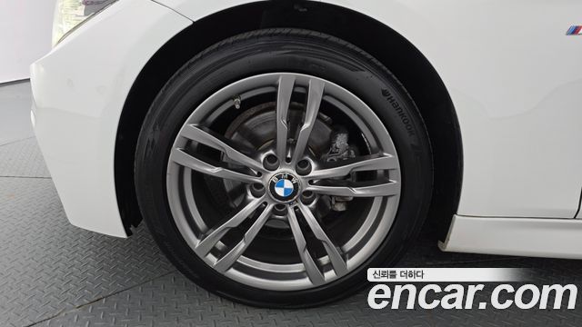 BMW 3-Series 2018 — photo 5