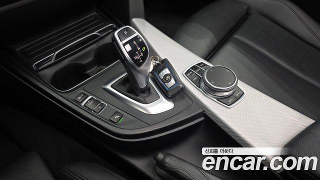 BMW 3-Series 2018 — photo 9