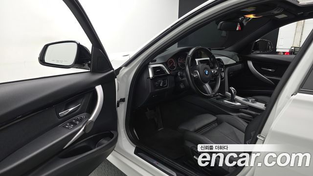 BMW 3-Series 2018 — photo 10