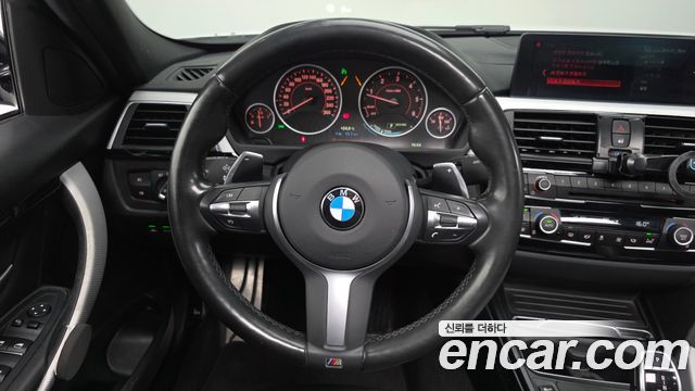 BMW 3-Series 2018 — photo 14
