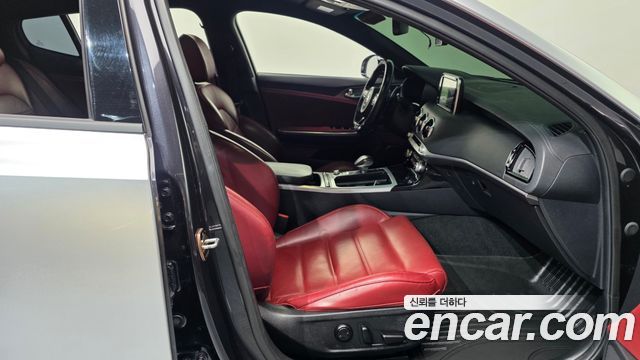 Kia Stinger 2018 — photo 17