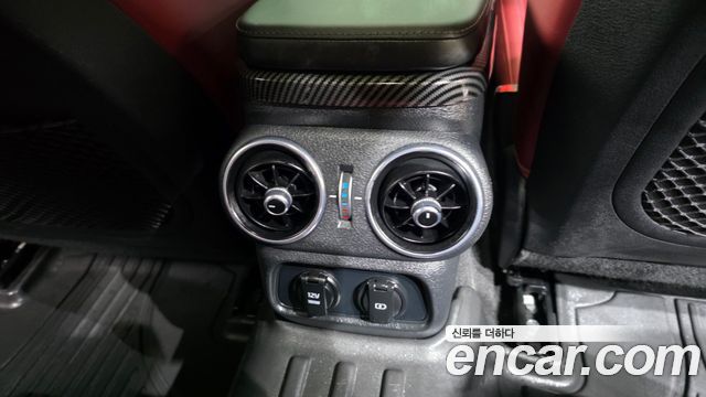 Kia Stinger 2018 — photo 36