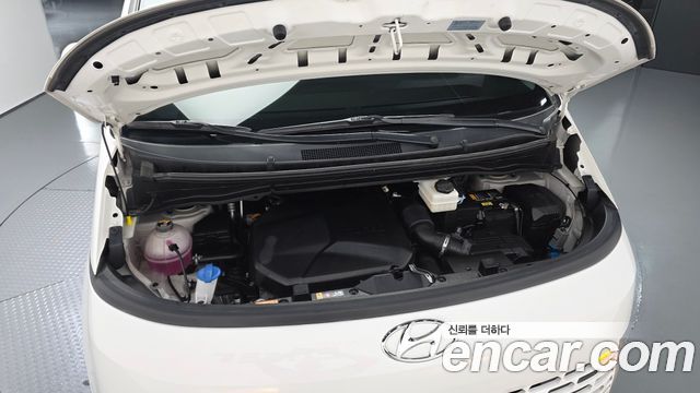 Hyundai Staria 2023 — photo 6