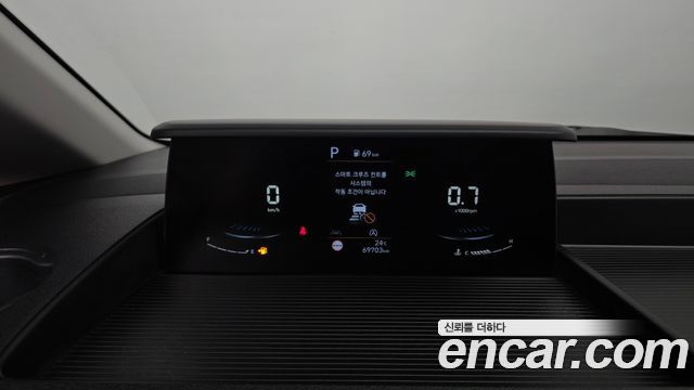 Hyundai Staria 2023 — photo 11