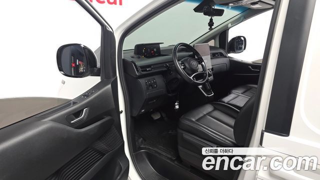 Hyundai Staria 2023 — photo 13